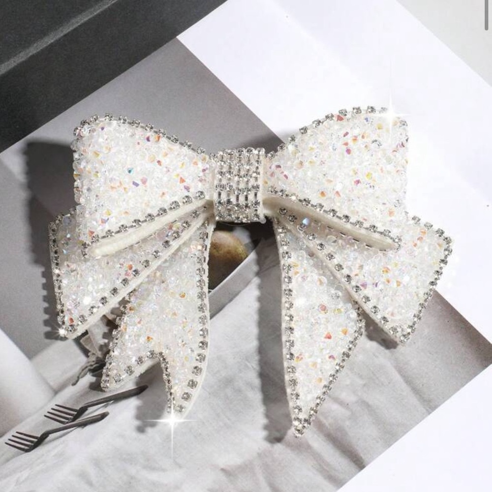 🎀 Bow Tie Pin 🎀